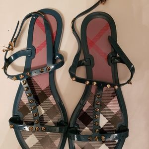 Never worn burberry jelly flat sandal